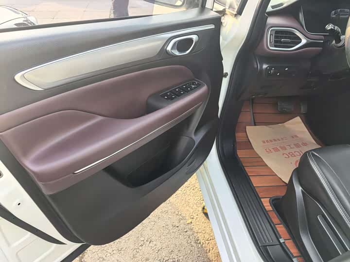 Фото 7 - GAC Trumpchi M6