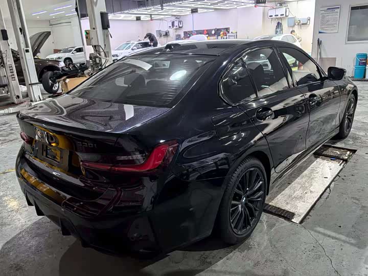 Фото 8 - BMW 3 Series