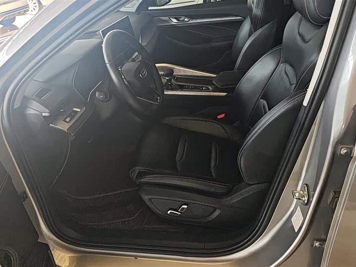 Фото 9 - Geely Preface