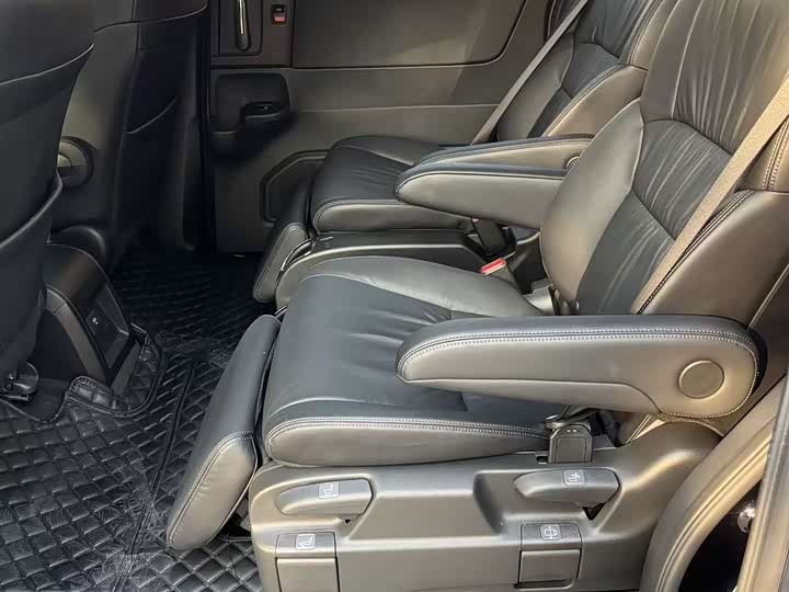 Фото 5 - Honda Odyssey