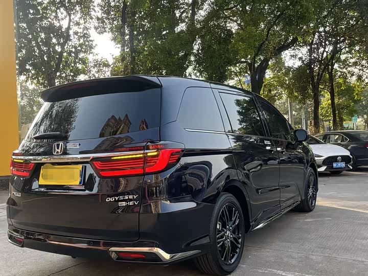 Фото 7 - Honda Odyssey