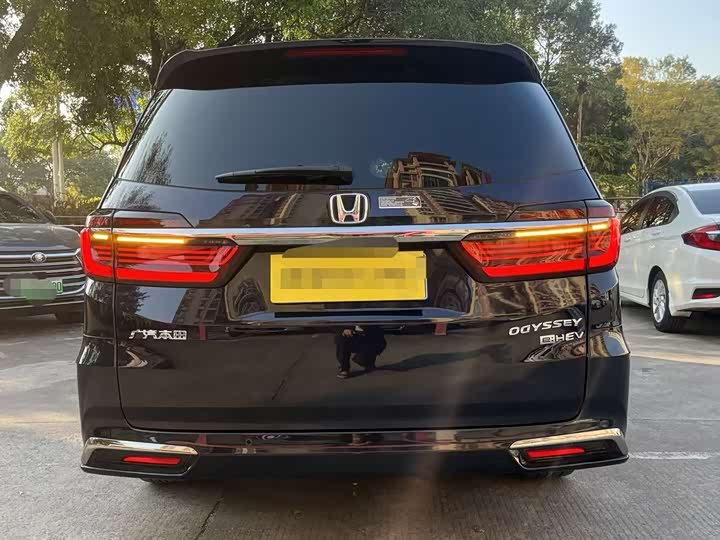 Фото 8 - Honda Odyssey