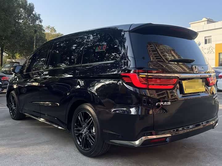 Фото 9 - Honda Odyssey