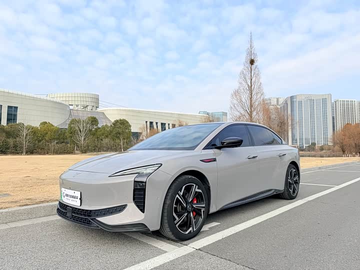 Фото 1 - Hongqi EH7