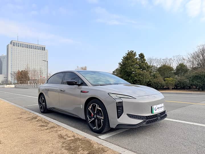 Фото 3 - Hongqi EH7