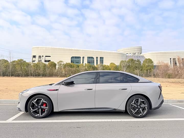 Фото 5 - Hongqi EH7