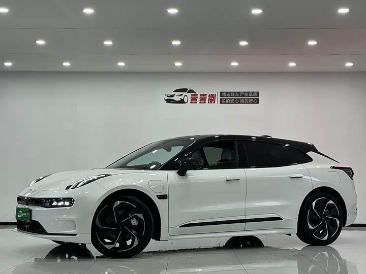 Фото 1 - Zeekr 001