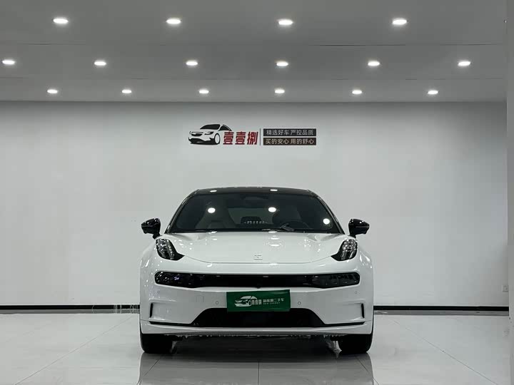 Фото 2 - Zeekr 001