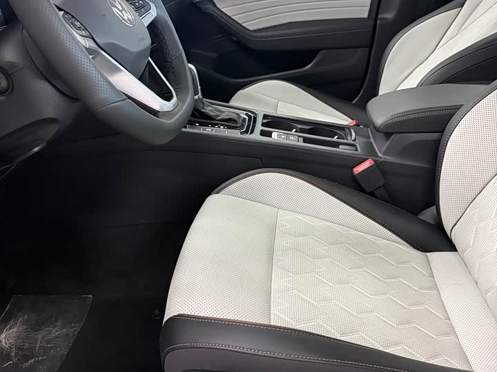 Фото 8 - Volkswagen Magotan