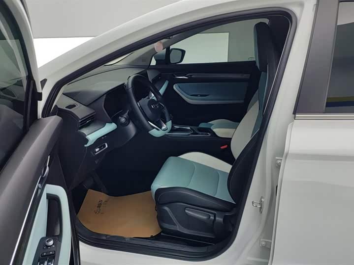 Фото 9 - Geely Emgrand GS