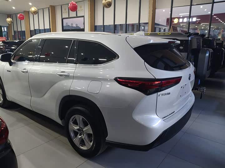 Фото 5 - Toyota Highlander