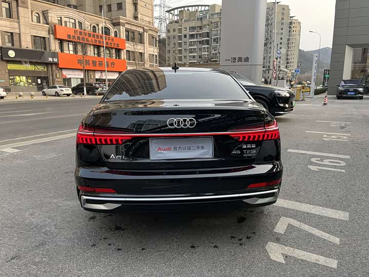 Фото 8 - Audi A6L
