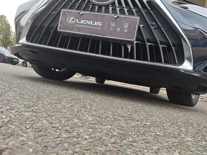 Фото 4 - Lexus ES