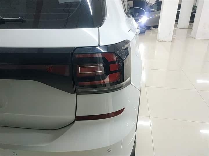 Фото 8 - Volkswagen Tacqua