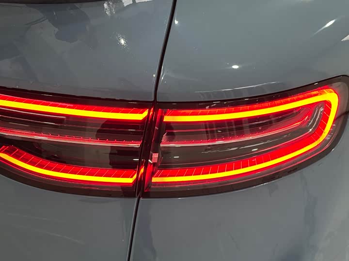 Фото 7 - Luxeed R7