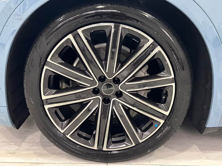 Фото 8 - Luxeed R7