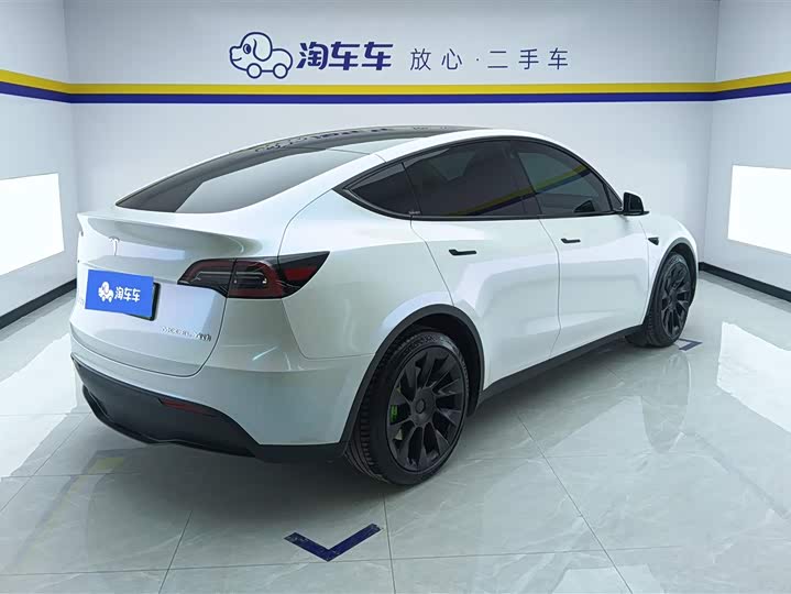 Фото 3 - Tesla Model Y