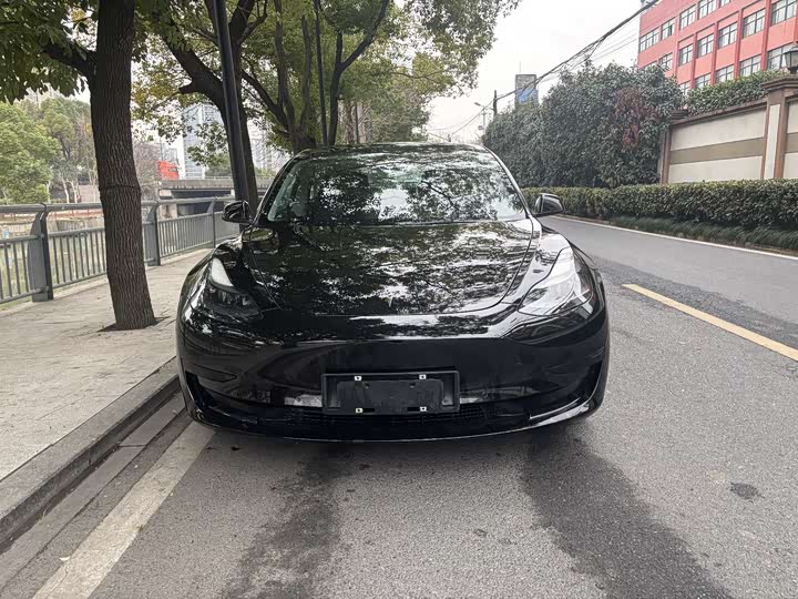Фото 2 - Tesla Model 3
