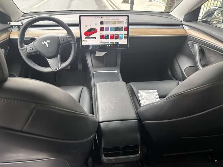 Фото 6 - Tesla Model 3