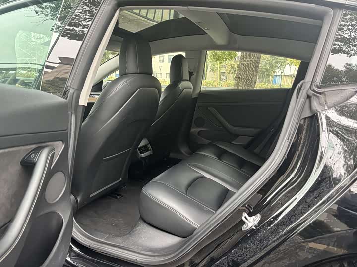 Фото 9 - Tesla Model 3