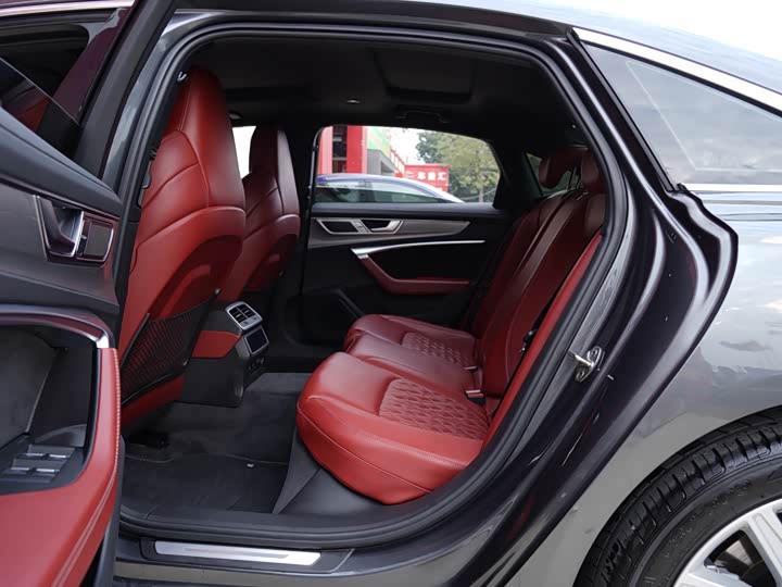 Фото 6 - Audi A6L