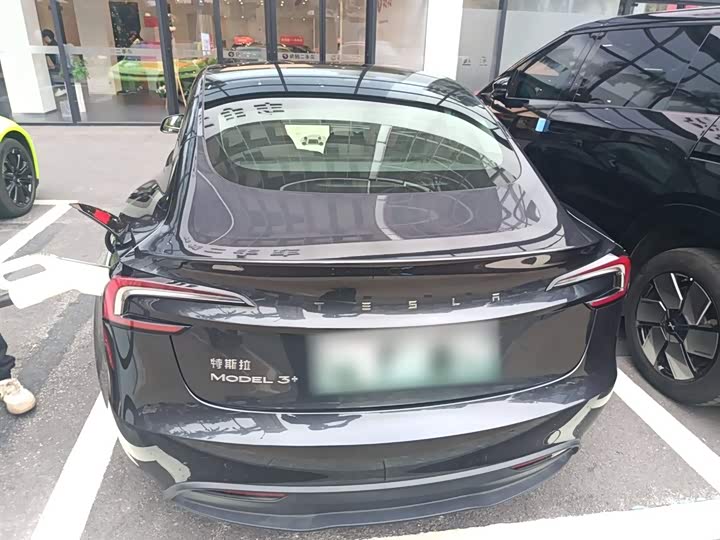 Фото 6 - Tesla Model 3