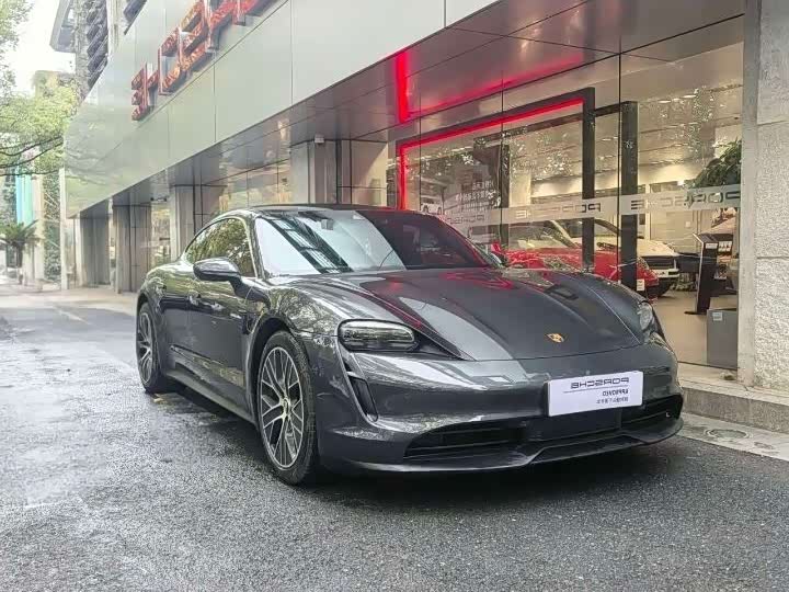 Фото 1 - Porsche Taycan