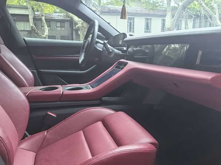 Фото 7 - Porsche Taycan