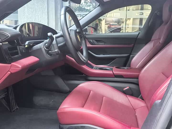 Фото 8 - Porsche Taycan