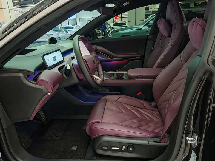 Фото 8 - Nio ET5T