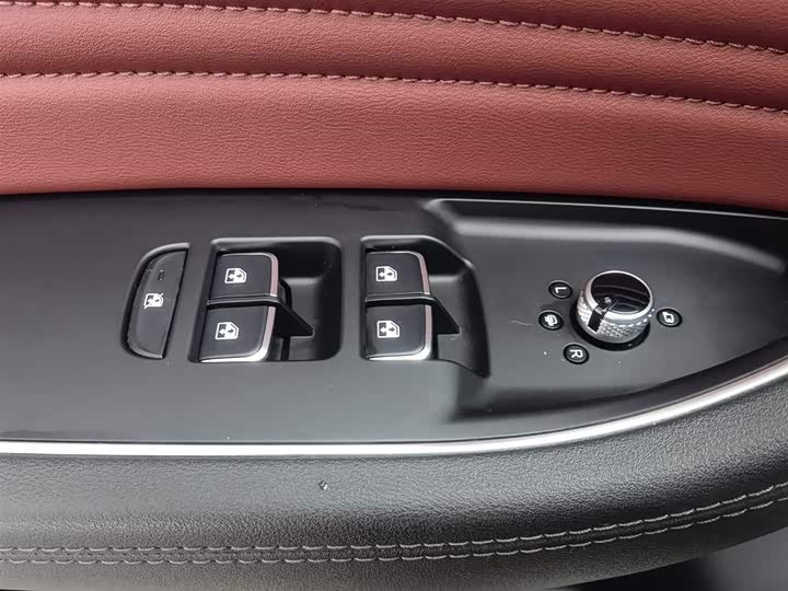 Фото 9 - Hongqi HS5