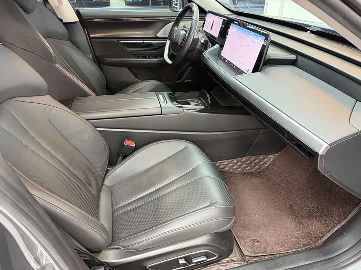 Фото 8 - XPeng P7