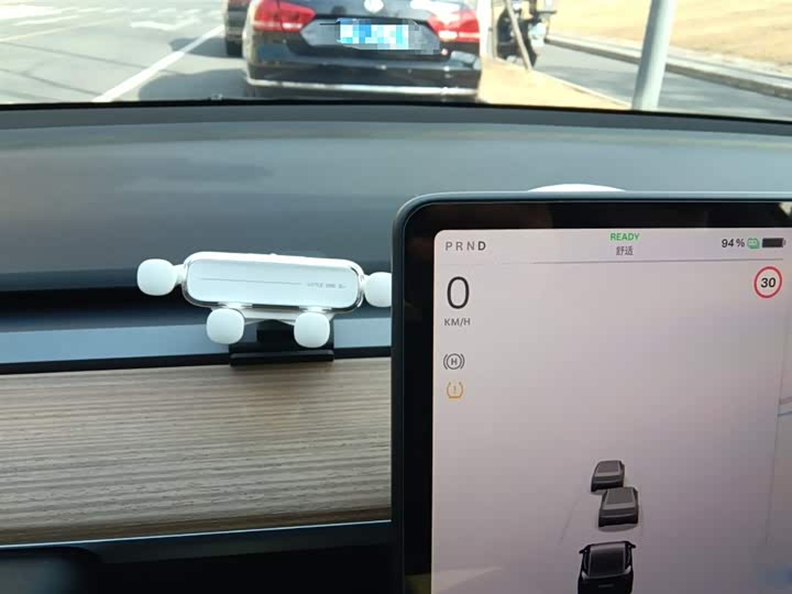 Фото 4 - Tesla Model 3