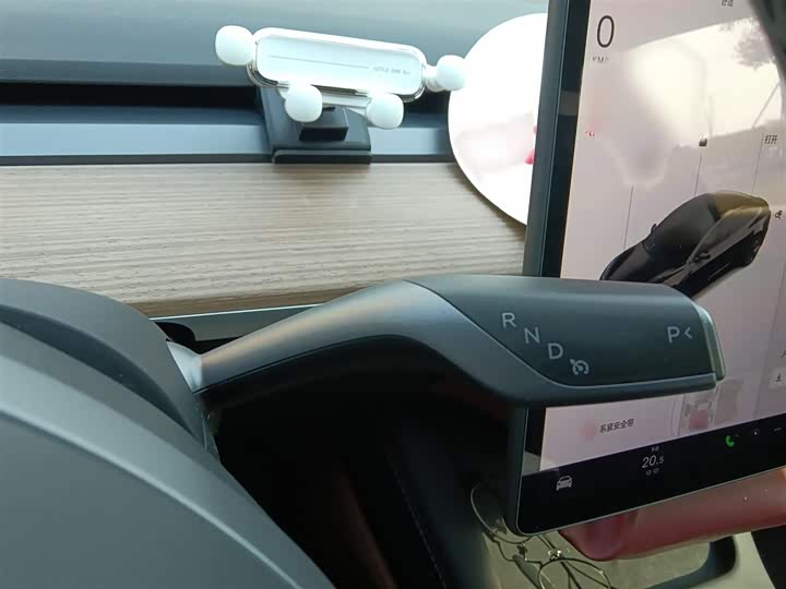 Фото 7 - Tesla Model 3