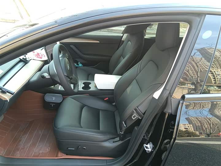 Фото 8 - Tesla Model 3