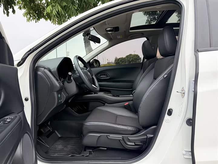 Фото 3 - Honda Vezel