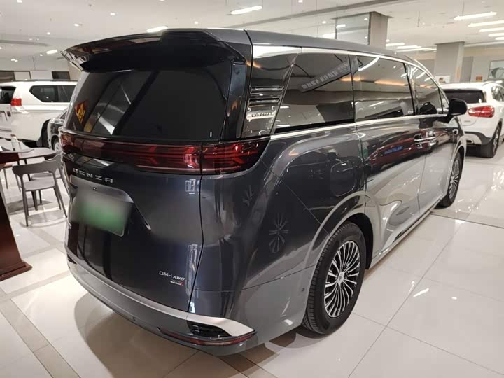 Фото 7 - Denza D9