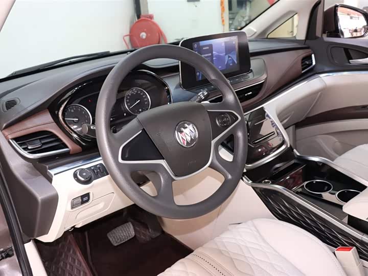 Фото 9 - Buick GL8 ES