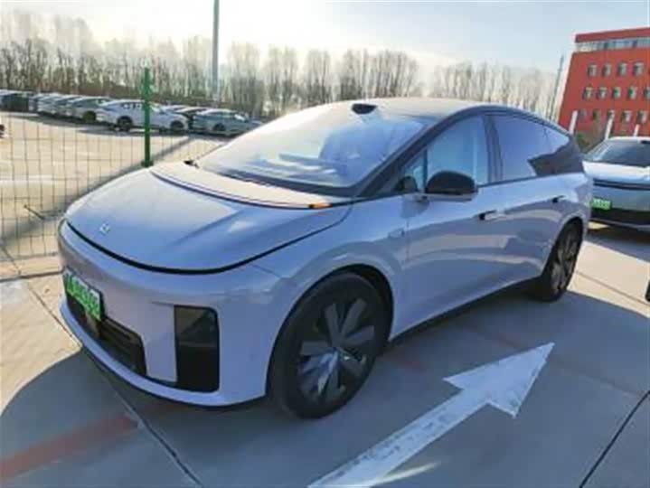 Фото 1 - LiXiang i8