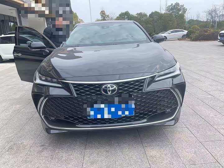 Фото 2 - Toyota Avalon