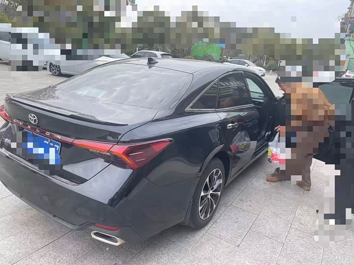 Фото 3 - Toyota Avalon