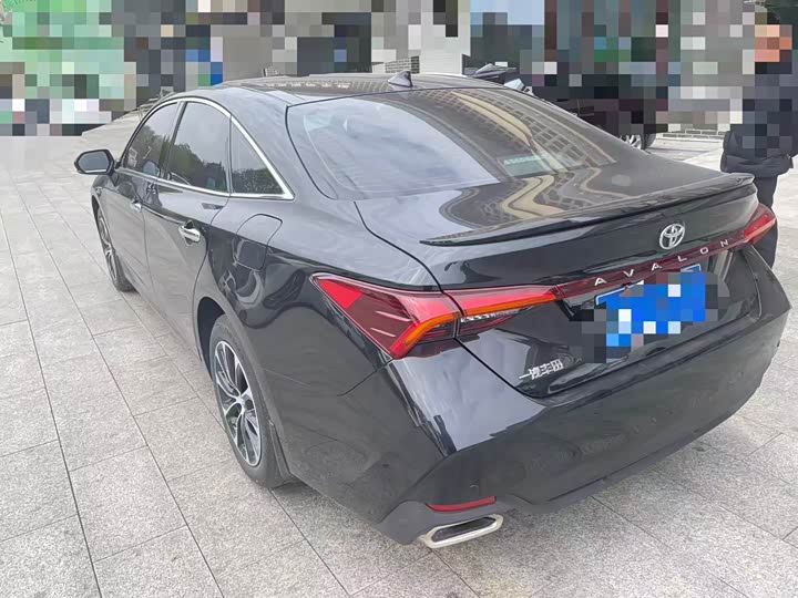 Фото 4 - Toyota Avalon