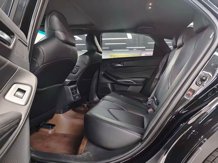 Фото 9 - Toyota Avalon