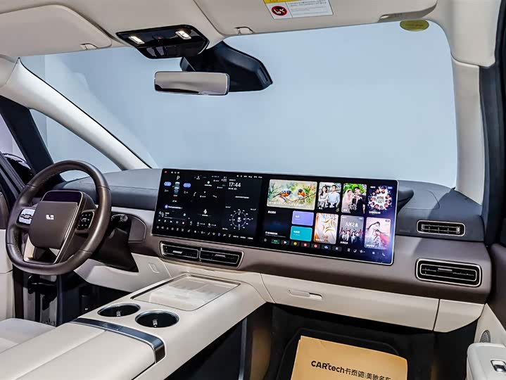 Фото 8 - LiXiang Mega