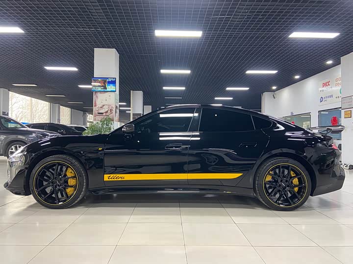 Фото 2 - Xiaomi SU7 Ultra