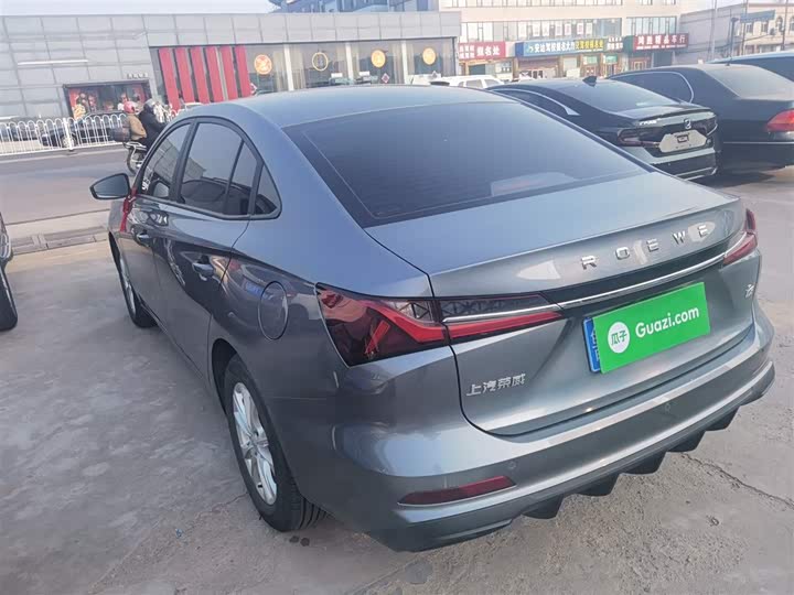 Фото 5 - Roewe i5