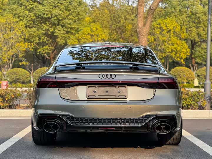 Фото 5 - Audi A7