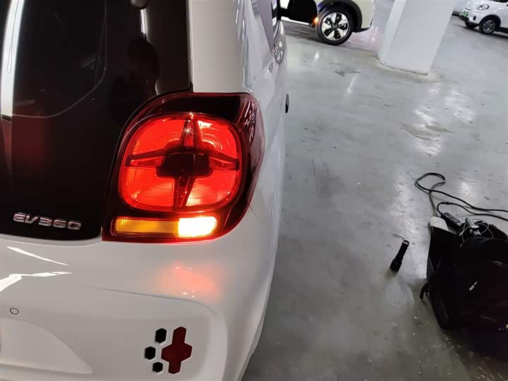 Фото 8 - Roewe Clever