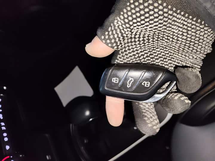 Фото 9 - Roewe Clever