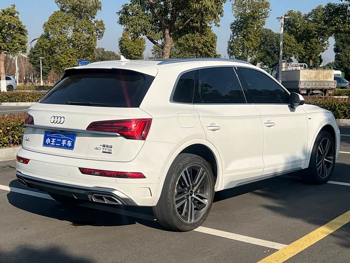 Фото 5 - Audi Q5L